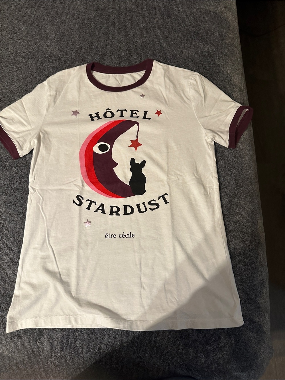 Hotel Stardust Graphic Ringer Tee in White & Burgundy